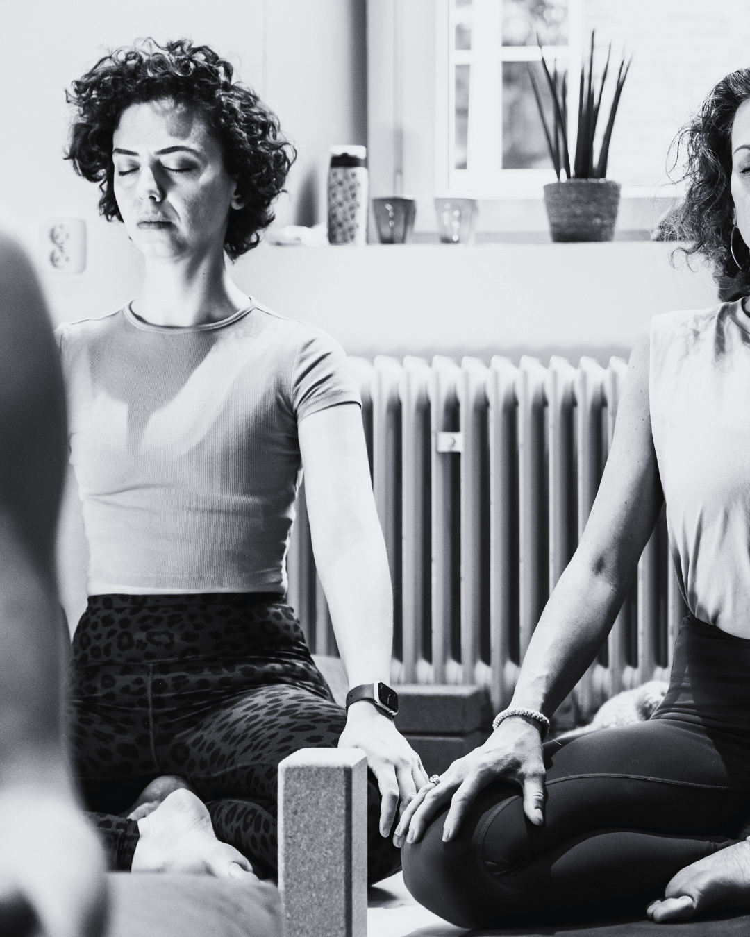 Frau macht Yoga
